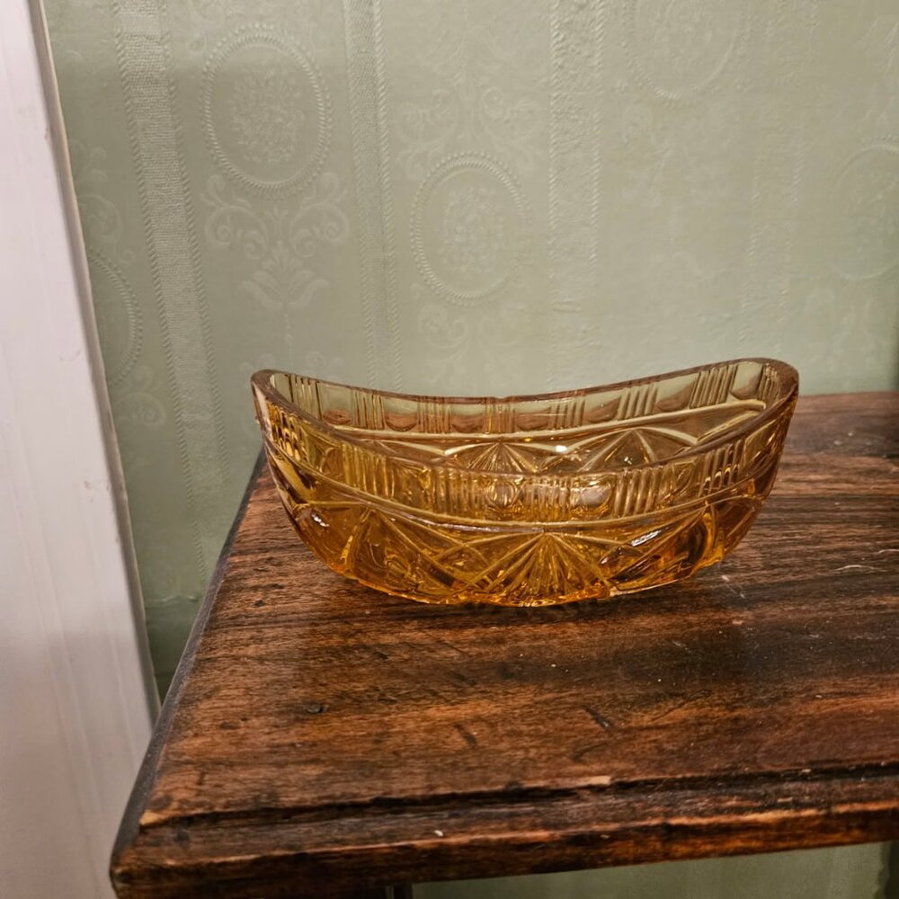 Vintage amber glass serving bowl